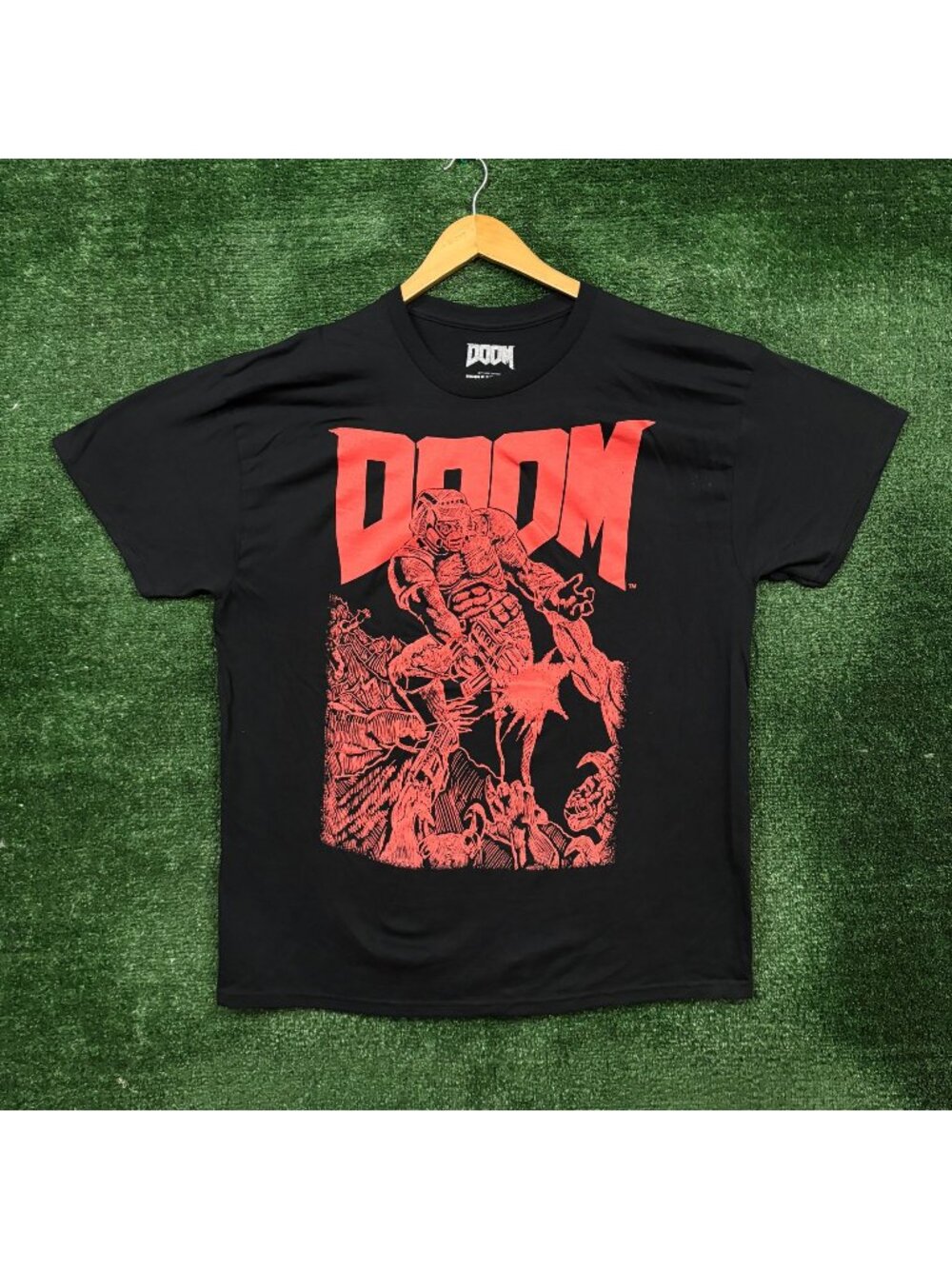 Doom First Person Shooter Video Game Cover T-Shirt Size Extra Large